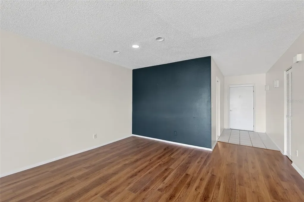 7880 Palm Aire Lane Sarasota FL 34243