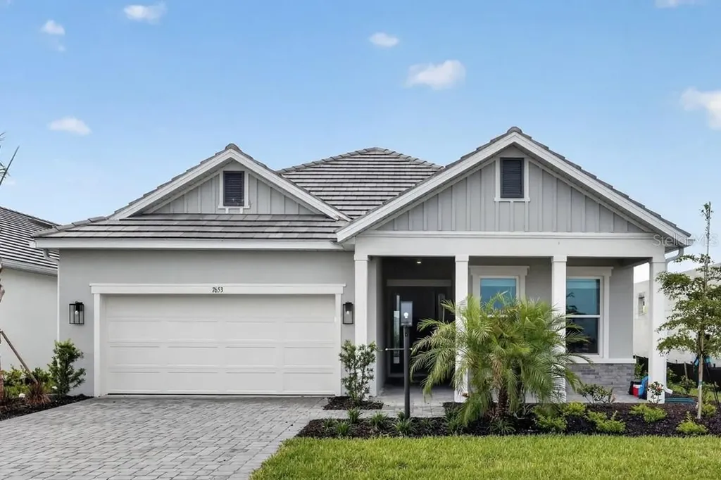 7653 Moonbeam Avenue Sarasota FL 34241