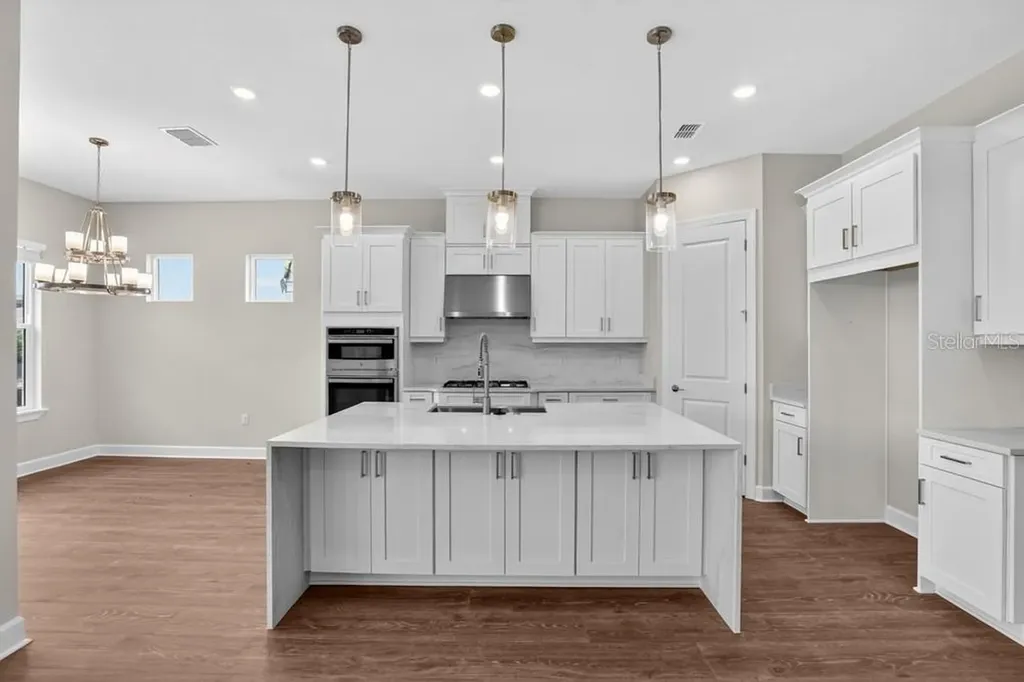 7653 Moonbeam Avenue Sarasota FL 34241