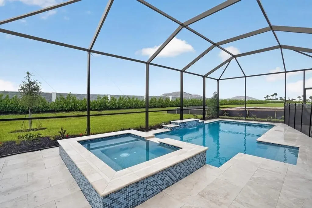 7653 Moonbeam Avenue Sarasota FL 34241