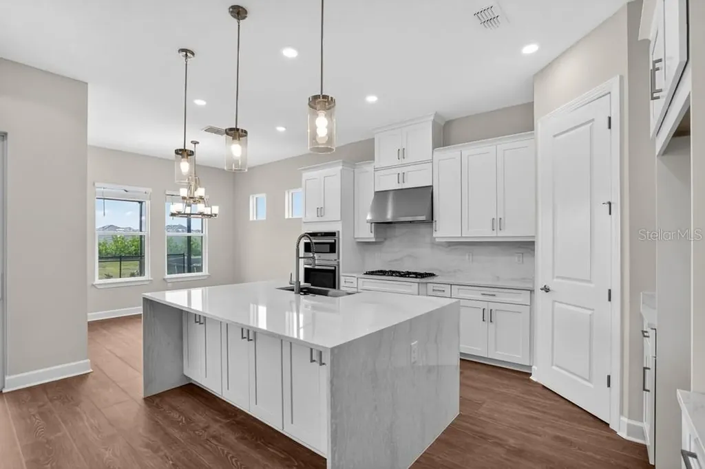 7653 Moonbeam Avenue Sarasota FL 34241