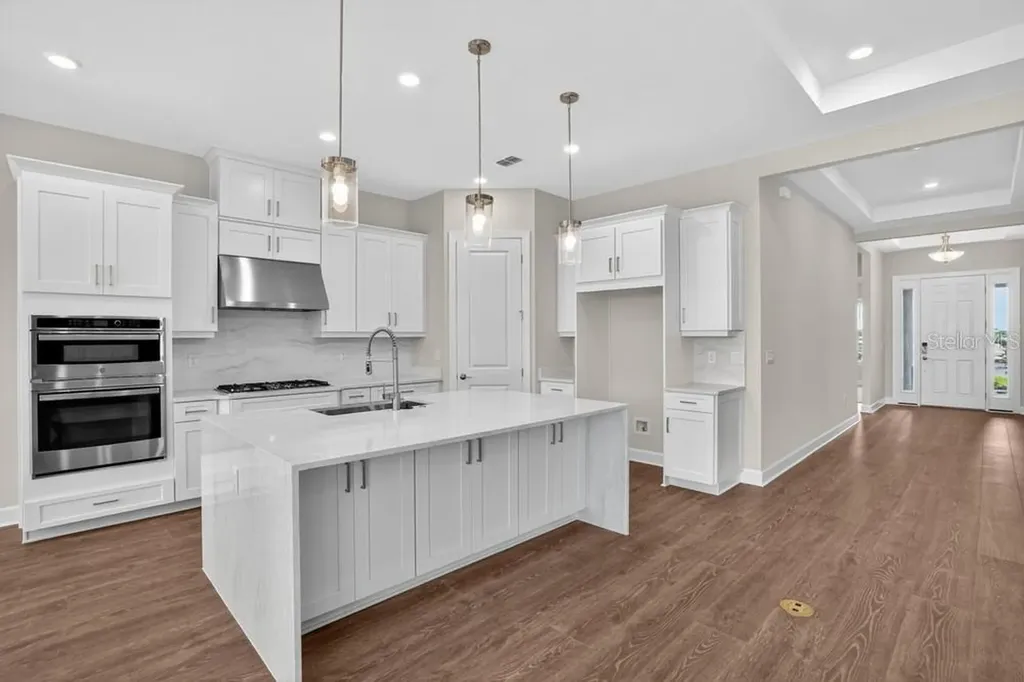 7653 Moonbeam Avenue Sarasota FL 34241