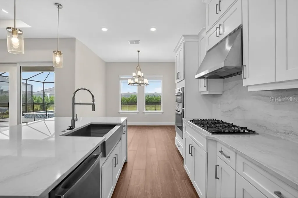 7653 Moonbeam Avenue Sarasota FL 34241