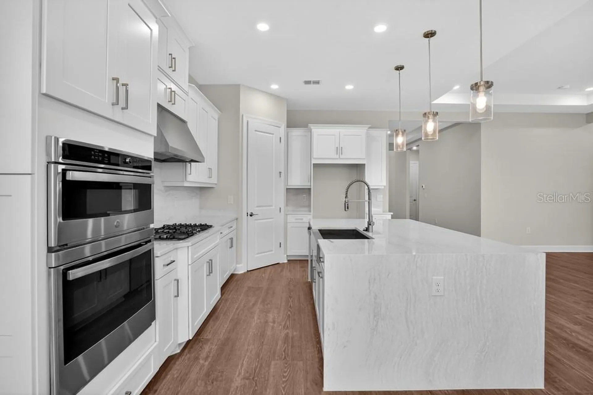 7653 Moonbeam Avenue Sarasota FL 34241