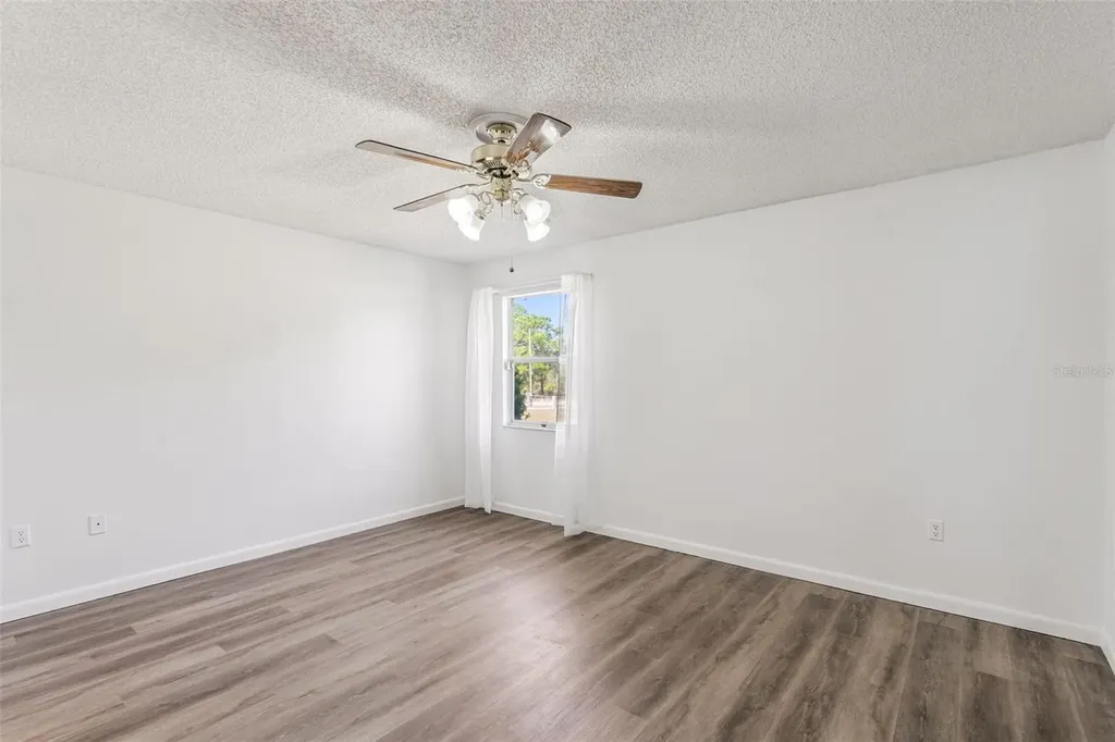 1409 New Abbey Avenue Leesburg FL 34788