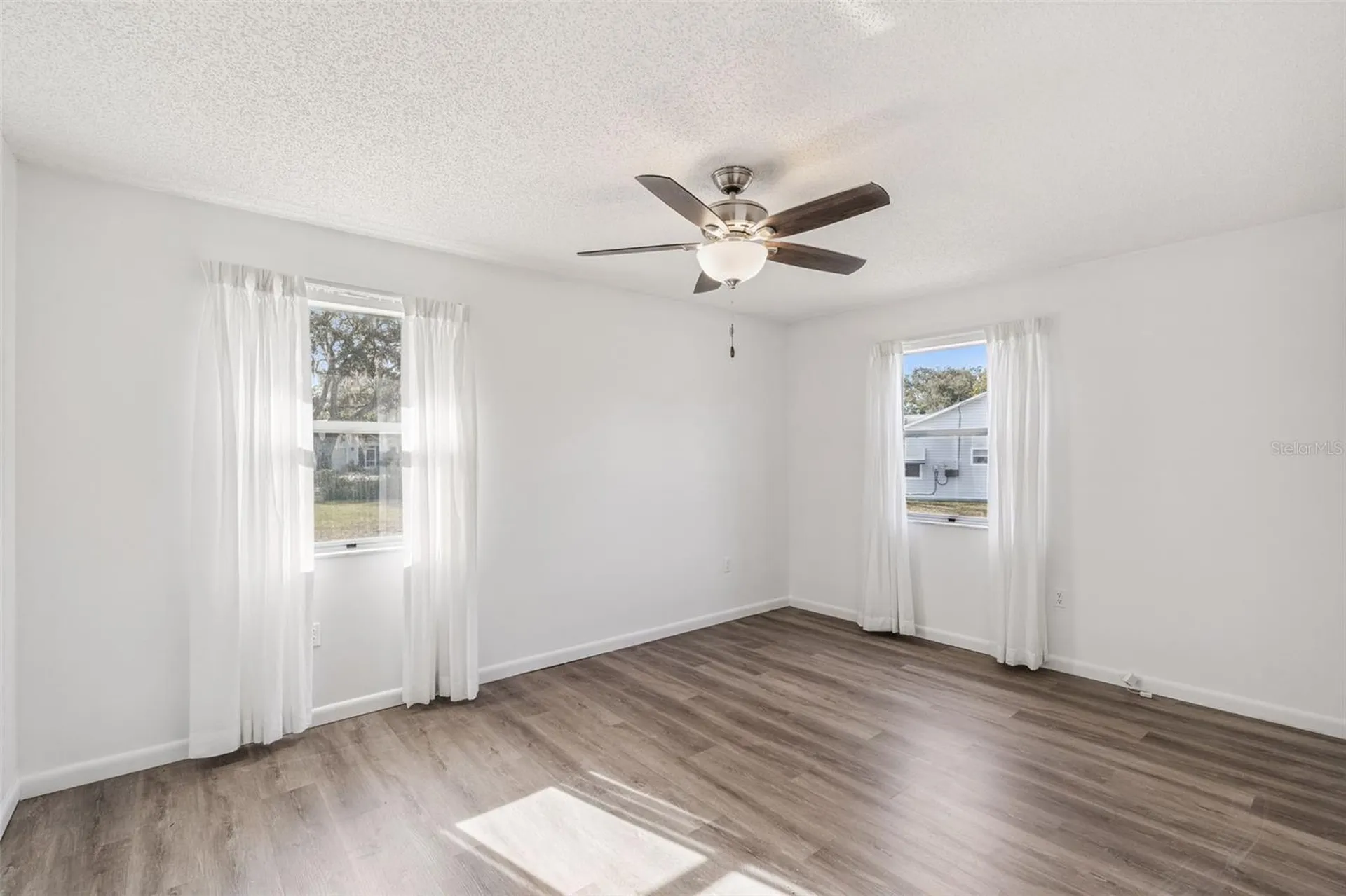 1409 New Abbey Avenue Leesburg FL 34788
