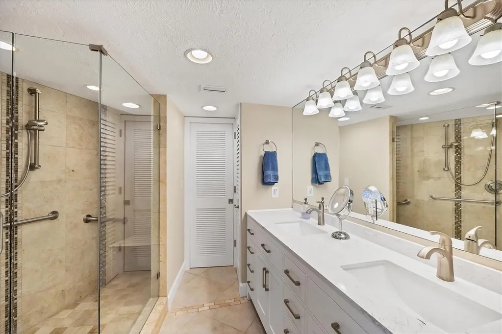 4805 Gulf Of Mexico Drive Longboat Key FL 34228
