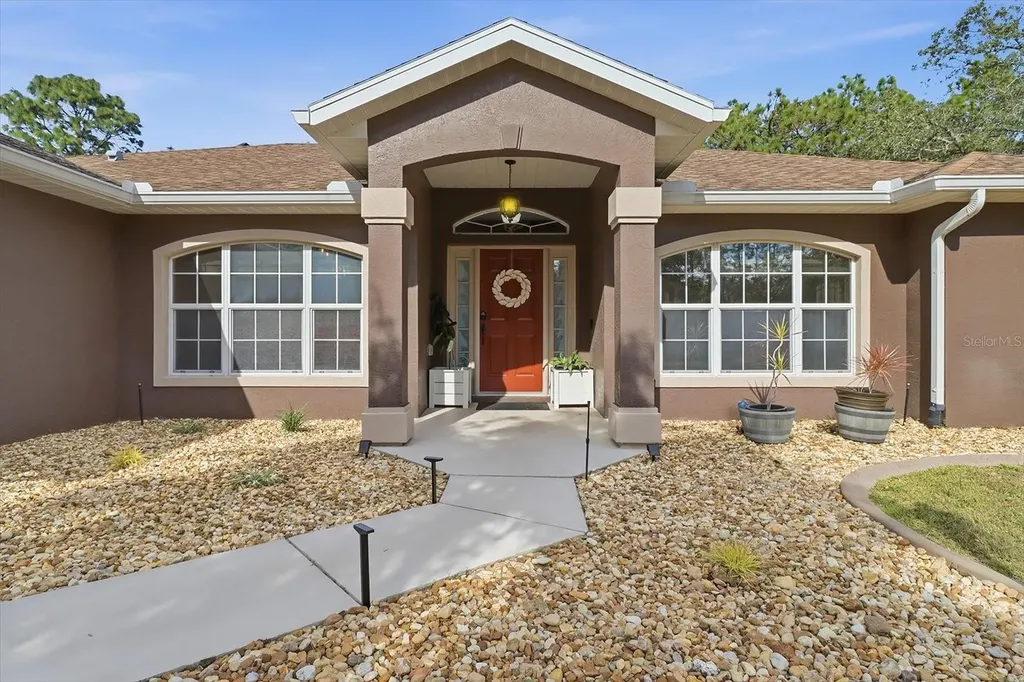 1021 W Champlain Lane Citrus Springs FL 34434