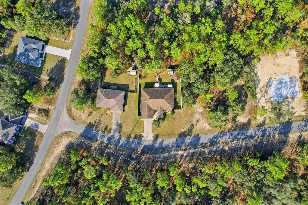 1021 W Champlain Lane Citrus Springs FL 34434