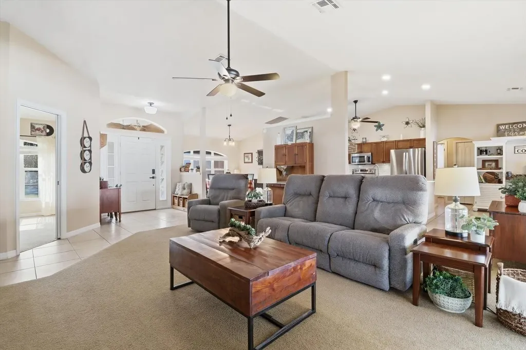 1021 W Champlain Lane Citrus Springs FL 34434