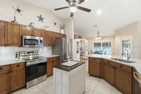 1021 W Champlain Lane Citrus Springs FL 34434