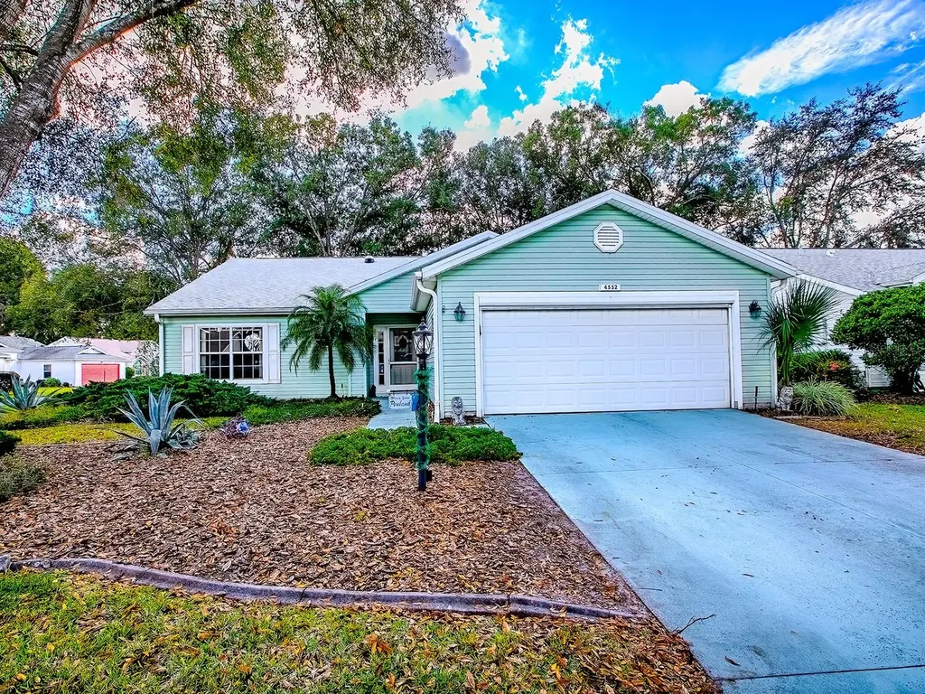 4552 Peach Tree Street Leesburg FL 34748