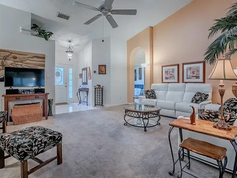 4552 Peach Tree Street Leesburg FL 34748