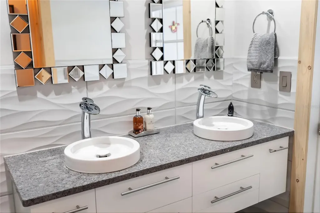 5482 Beneva Woods Circle Sarasota FL 34233