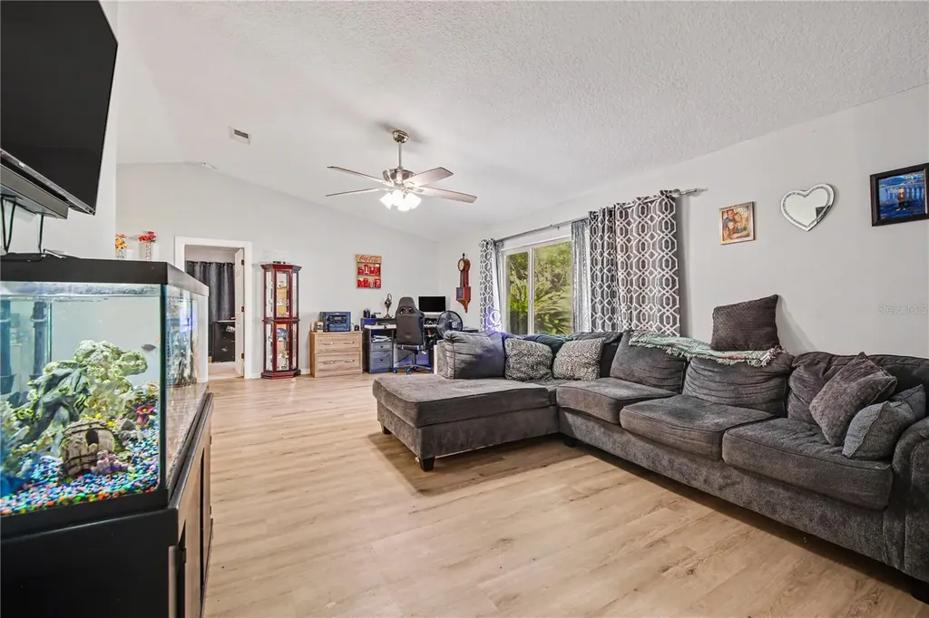 18 Weston Road Leesburg FL 34748