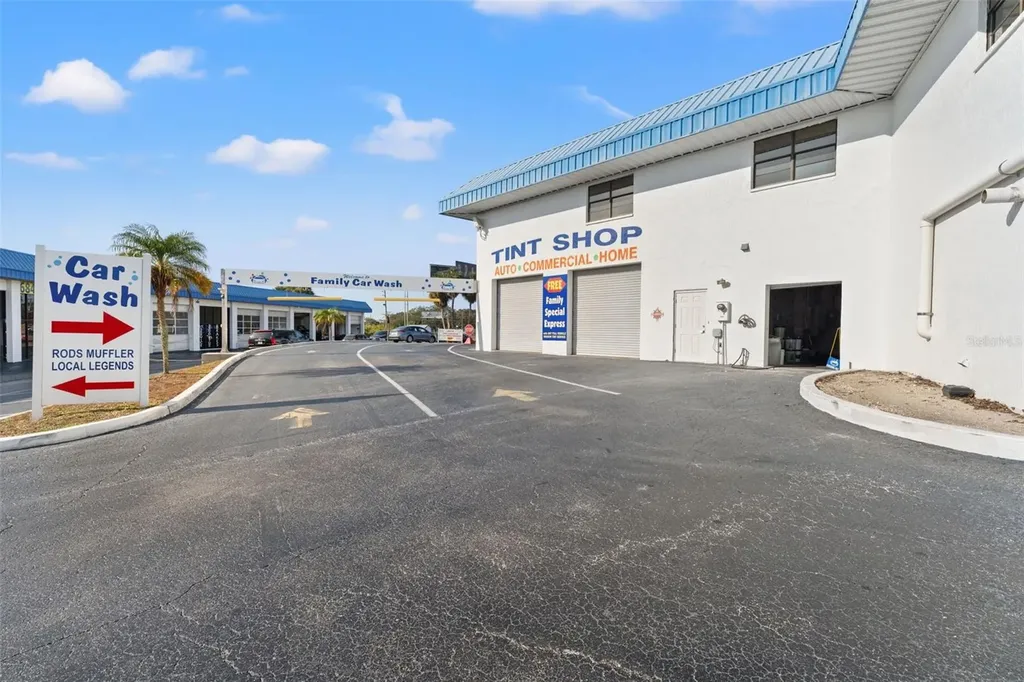 1108 Commercial Way Spring Hill FL 34606