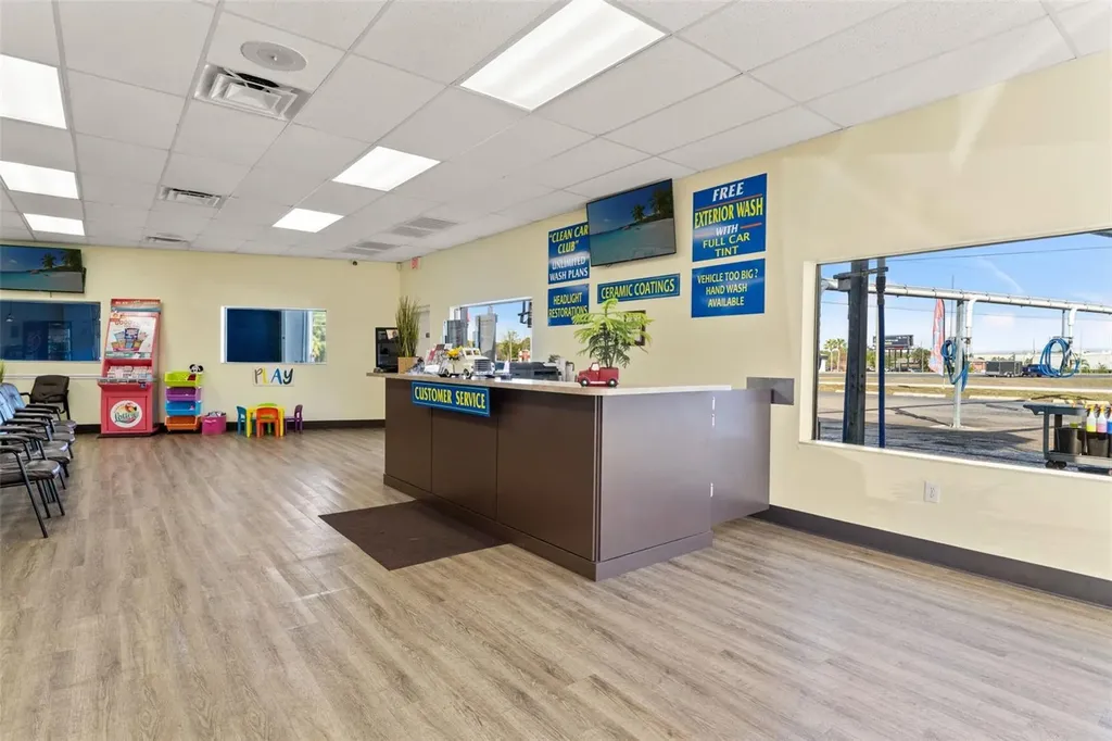 1108 Commercial Way Spring Hill FL 34606