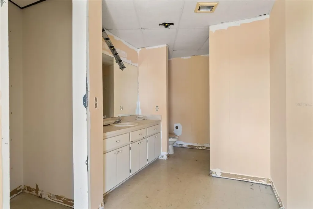 1108 Commercial Way Spring Hill FL 34606