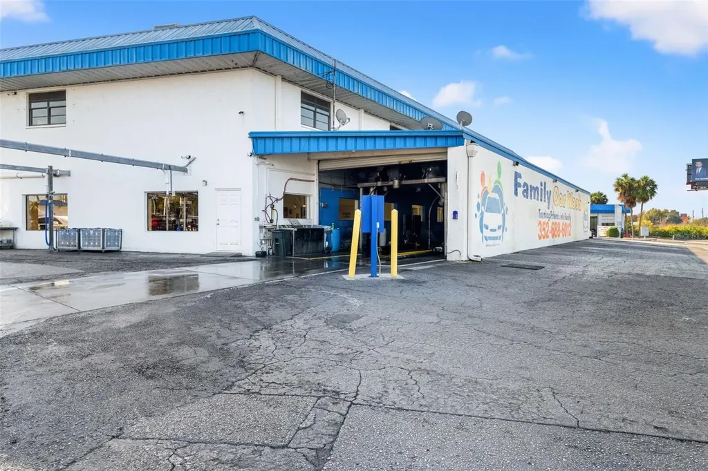 1108 Commercial Way Spring Hill FL 34606