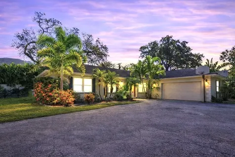 810 S West Shore Boulevard Tampa FL 33609