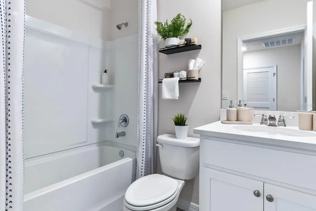 2959 Canary Avenue Davenport FL 33837