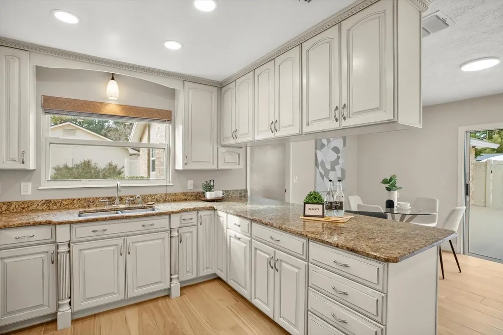 104 Valencia Loop Altamonte Springs FL 32714