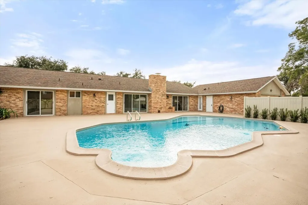 104 Valencia Loop Altamonte Springs FL 32714