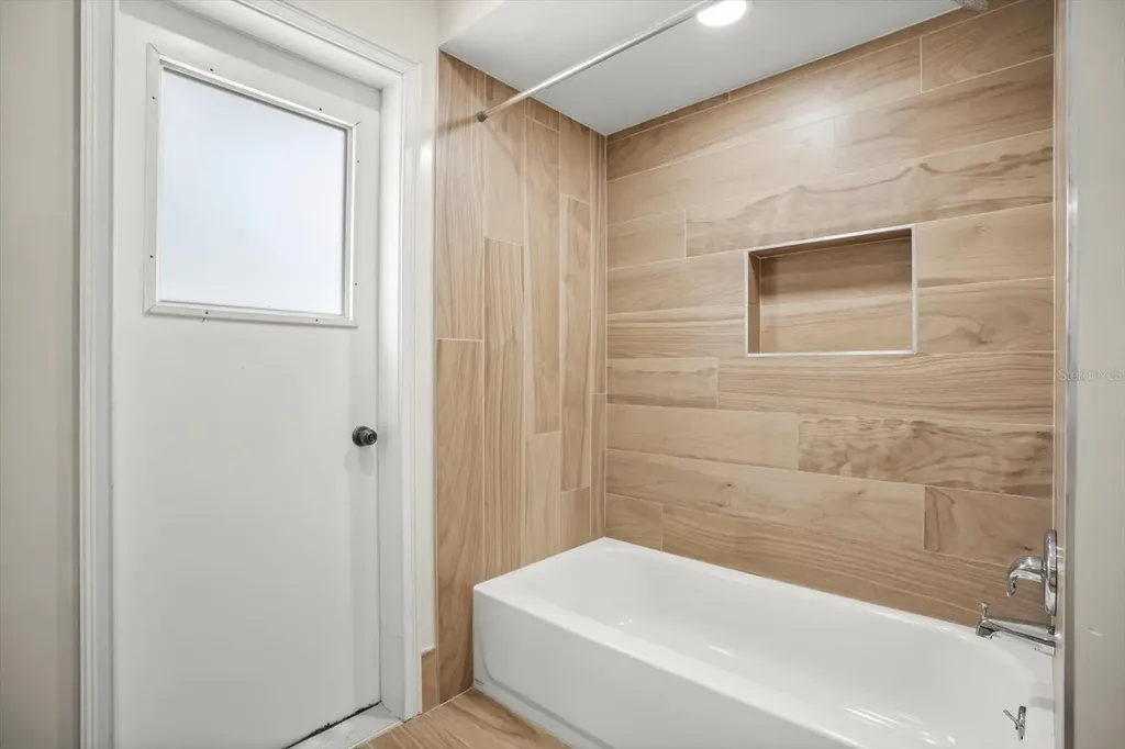 104 Valencia Loop Altamonte Springs FL 32714