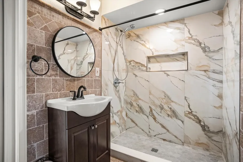 104 Valencia Loop Altamonte Springs FL 32714