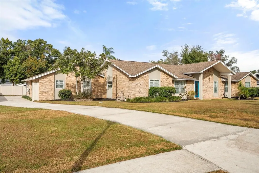 104 Valencia Loop Altamonte Springs FL 32714