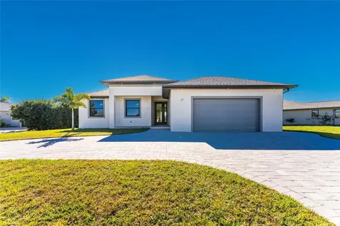 27 Bunker Court Rotonda West FL 33947