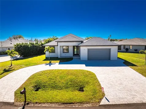 27 Bunker Court Rotonda West FL 33947