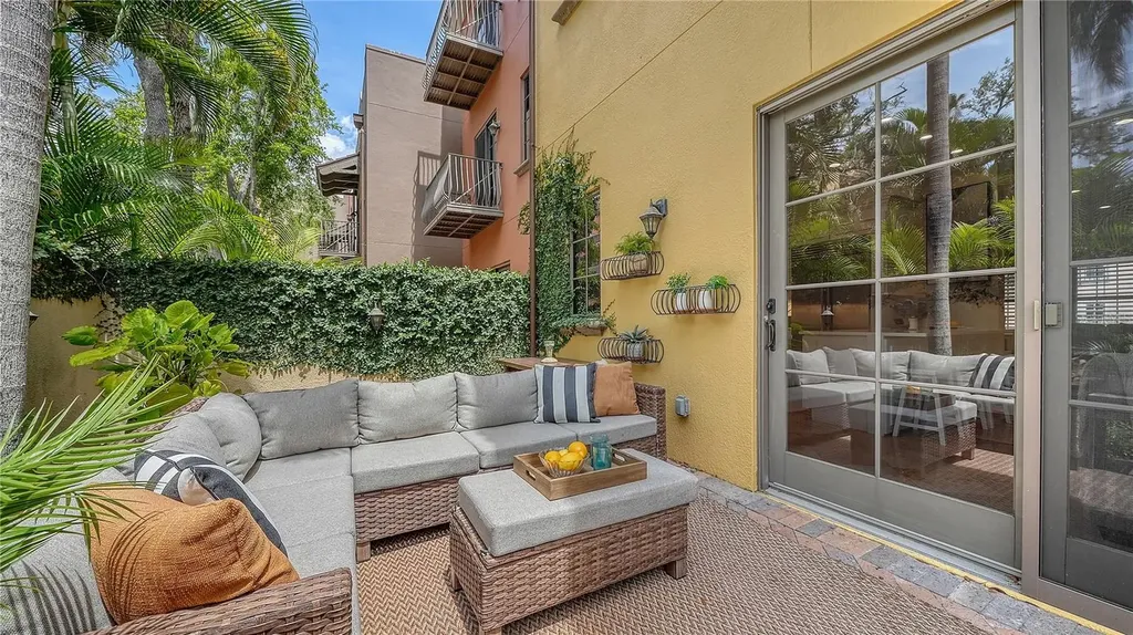 1513 Oak Street Sarasota FL 34236