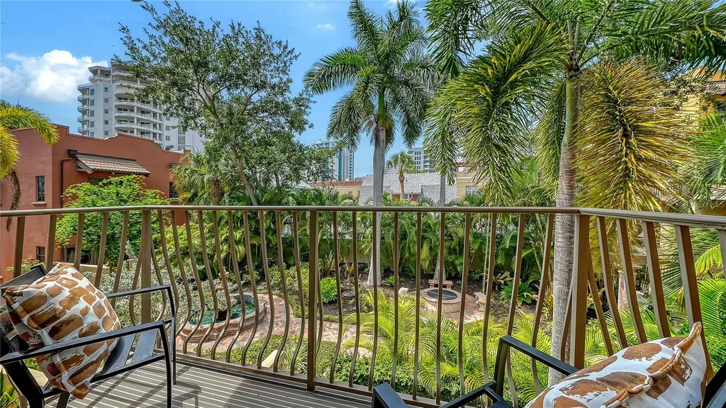 1513 Oak Street Sarasota FL 34236