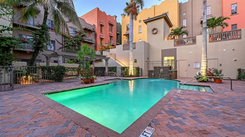 1513 Oak Street Sarasota FL 34236