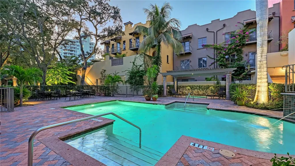 1513 Oak Street Sarasota FL 34236