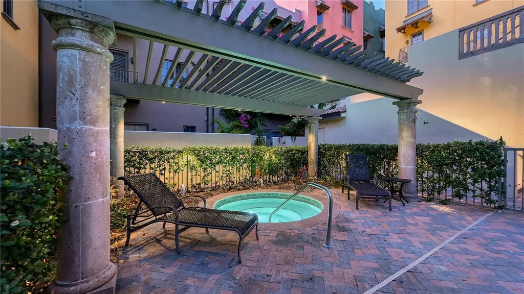1513 Oak Street Sarasota FL 34236