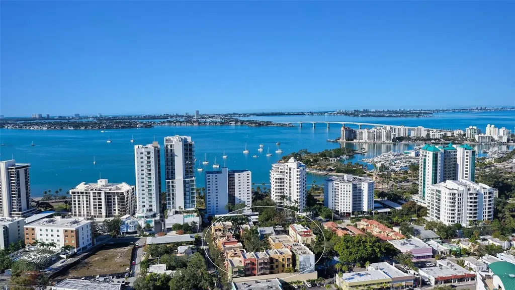 1513 Oak Street Sarasota FL 34236