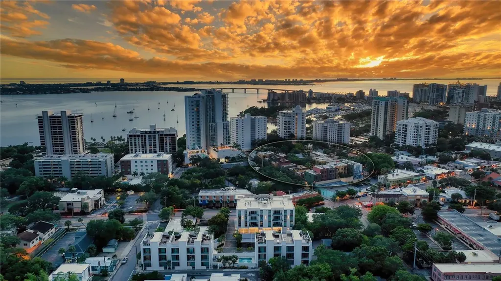 1513 Oak Street Sarasota FL 34236