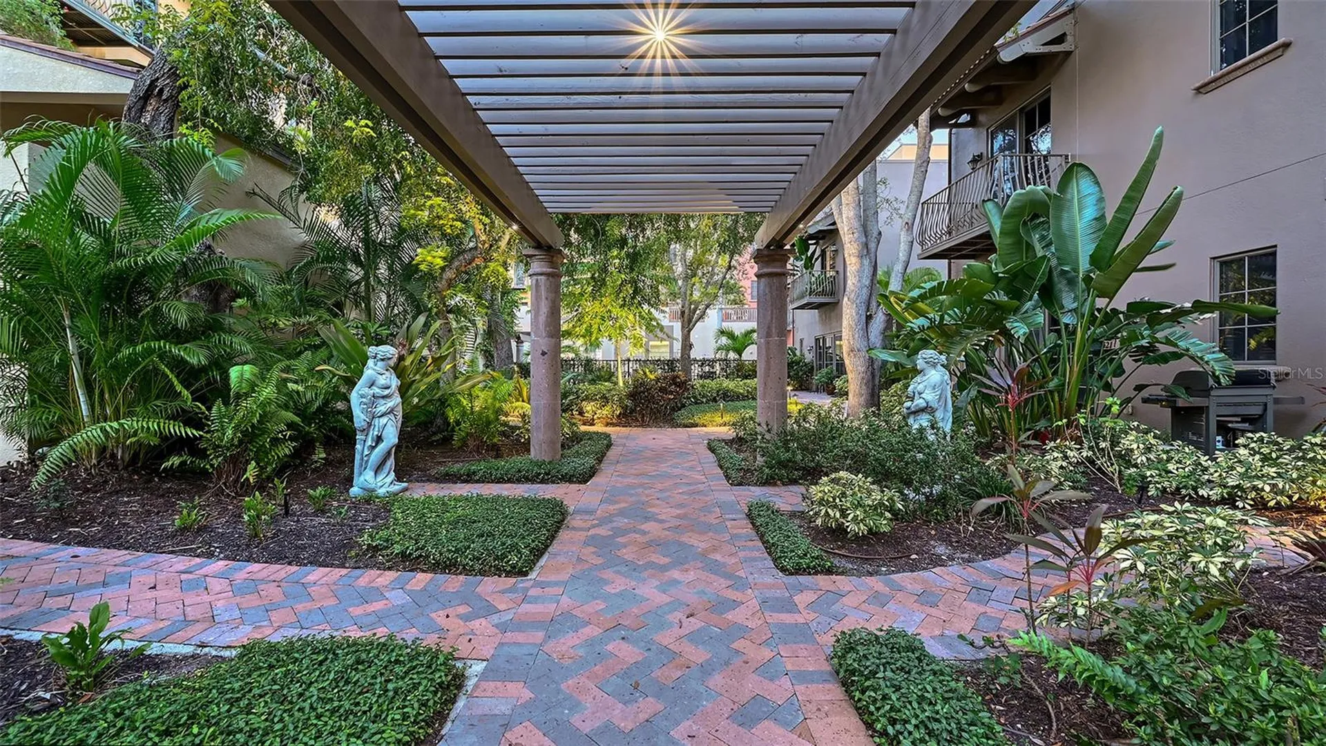 1513 Oak Street Sarasota FL 34236