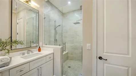 1513 Oak Street Sarasota FL 34236