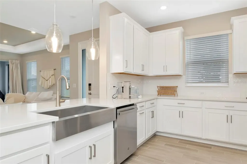 8097 Moonbeam Avenue Sarasota FL 34241