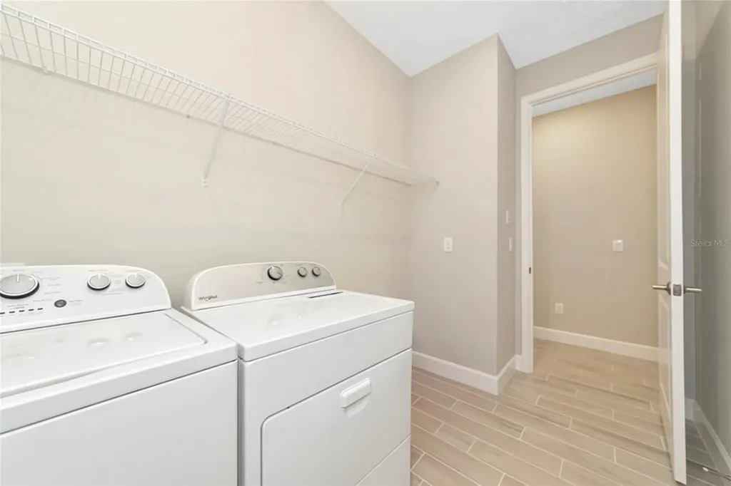 8097 Moonbeam Avenue Sarasota FL 34241