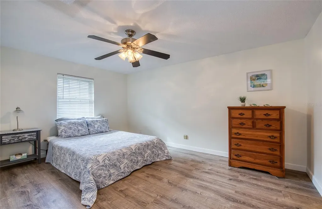 2206 Cordova Green Seminole FL 33777