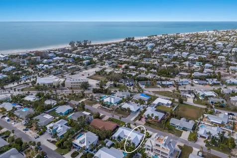 213 83rd Street Holmes Beach FL 34217