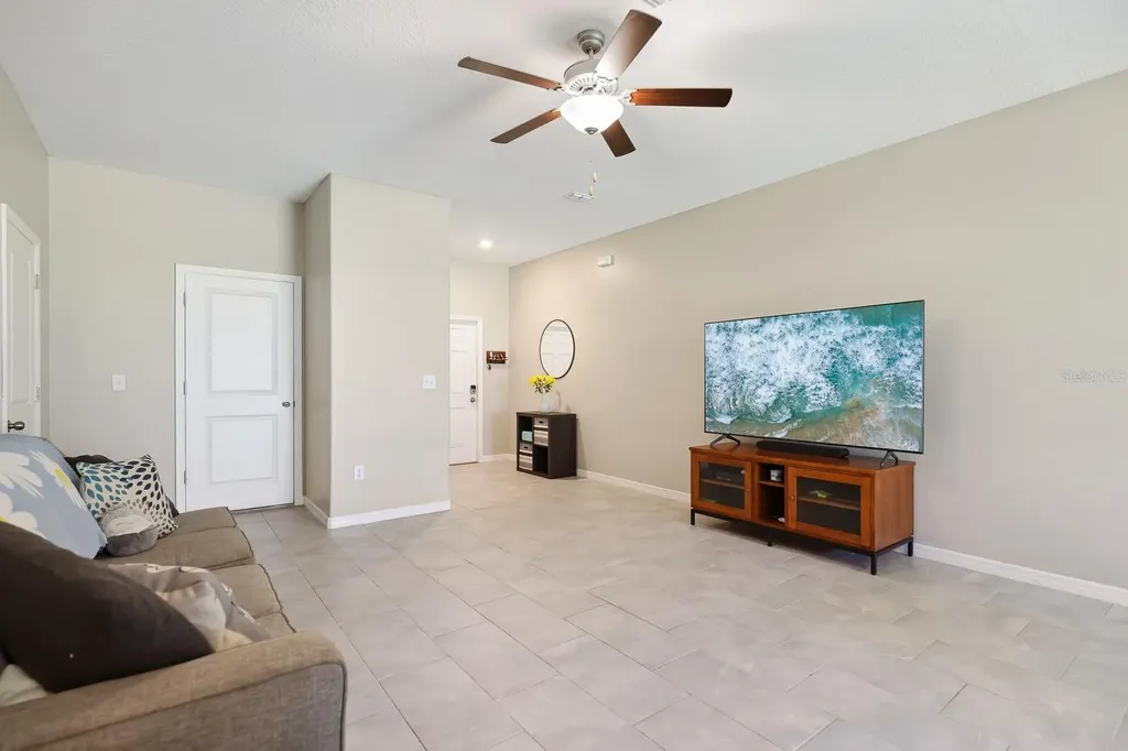 14323 Easy Goer Street Ruskin FL 33573