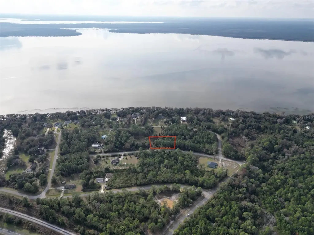 13910 SE 202nd Terrace Hawthorne FL 32640