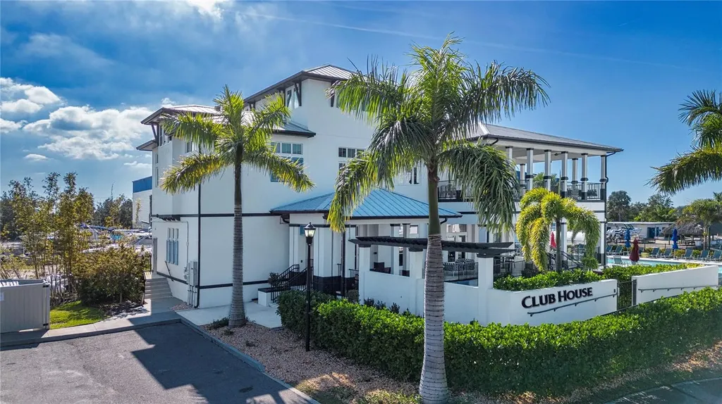 3036 Christophers Watch Lane Ruskin FL 33570