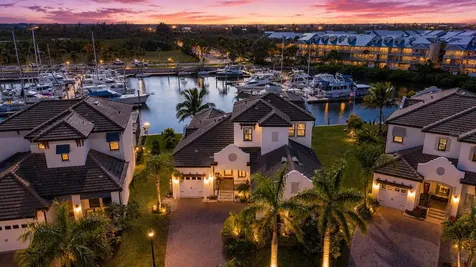 3036 Christophers Watch Lane Ruskin FL 33570
