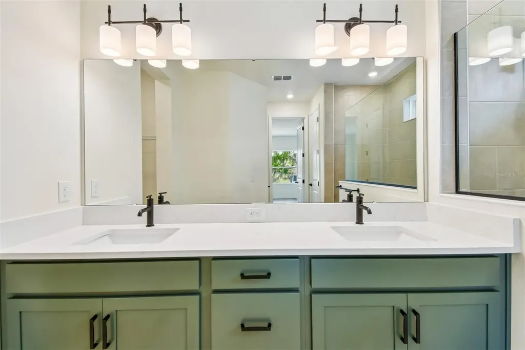 6056 Sacred Oak Avenue Mount Dora FL 32757